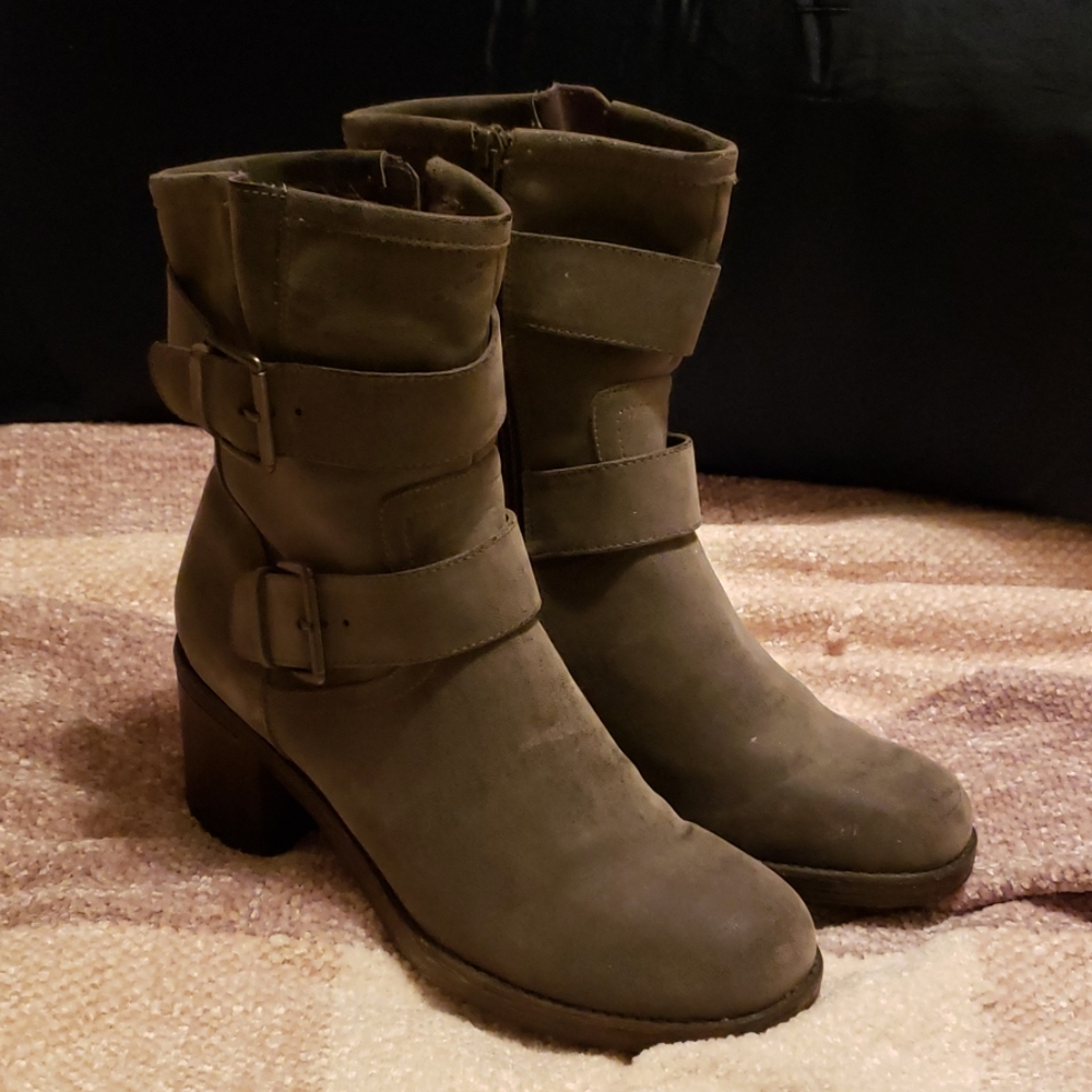 Sonoma army green ankle boots